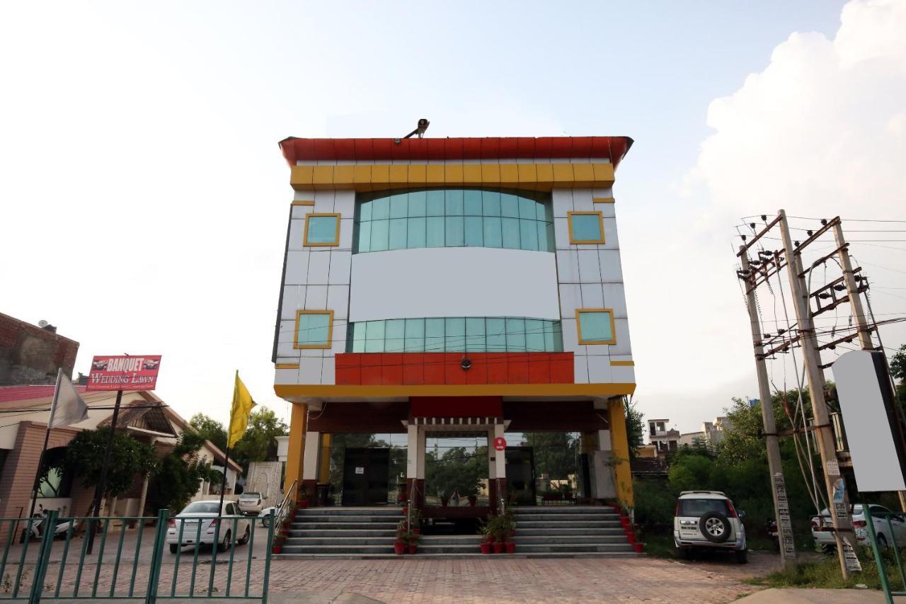 Capital O 10990 Hotel Gobind Regency Zirakpur Extérieur photo