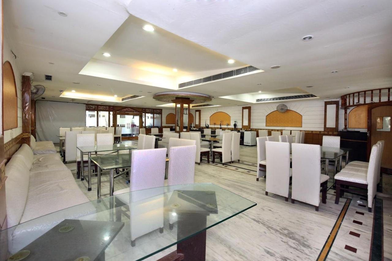 Capital O 10990 Hotel Gobind Regency Zirakpur Extérieur photo