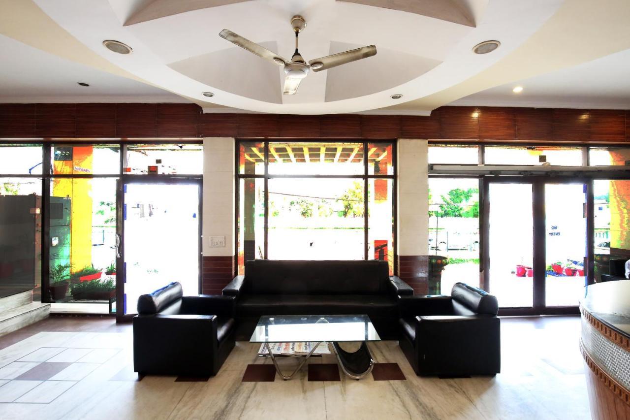 Capital O 10990 Hotel Gobind Regency Zirakpur Extérieur photo